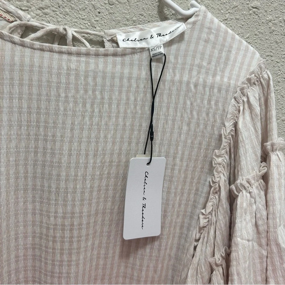 Chelsea & Theodore Flutter Bell Sleeves Taupe and White Blouse NWT XS - Picture 4 of 8